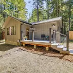 Peaceful Mendocino Cottage Surrounded By Redwoods
