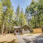 Peaceful Mendocino Cottage Surrounded By Redwoods