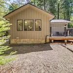 Peaceful Mendocino Cottage Surrounded By Redwoods