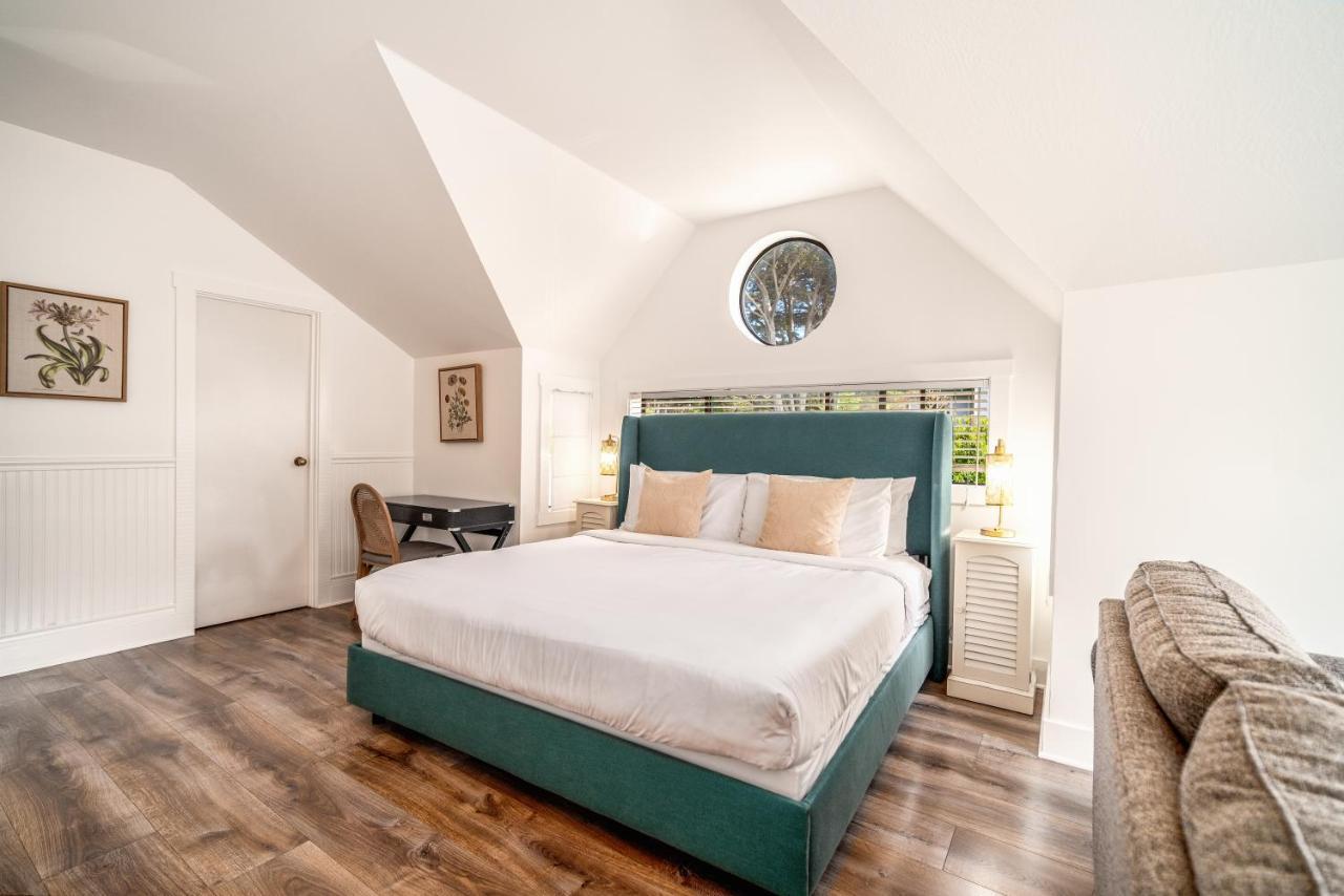 Bed & Breakfast Agate Cove 4*