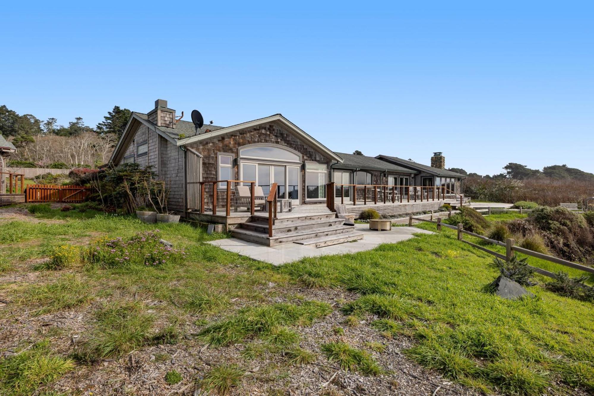 Perched On The Bluff - Main Holiday home *